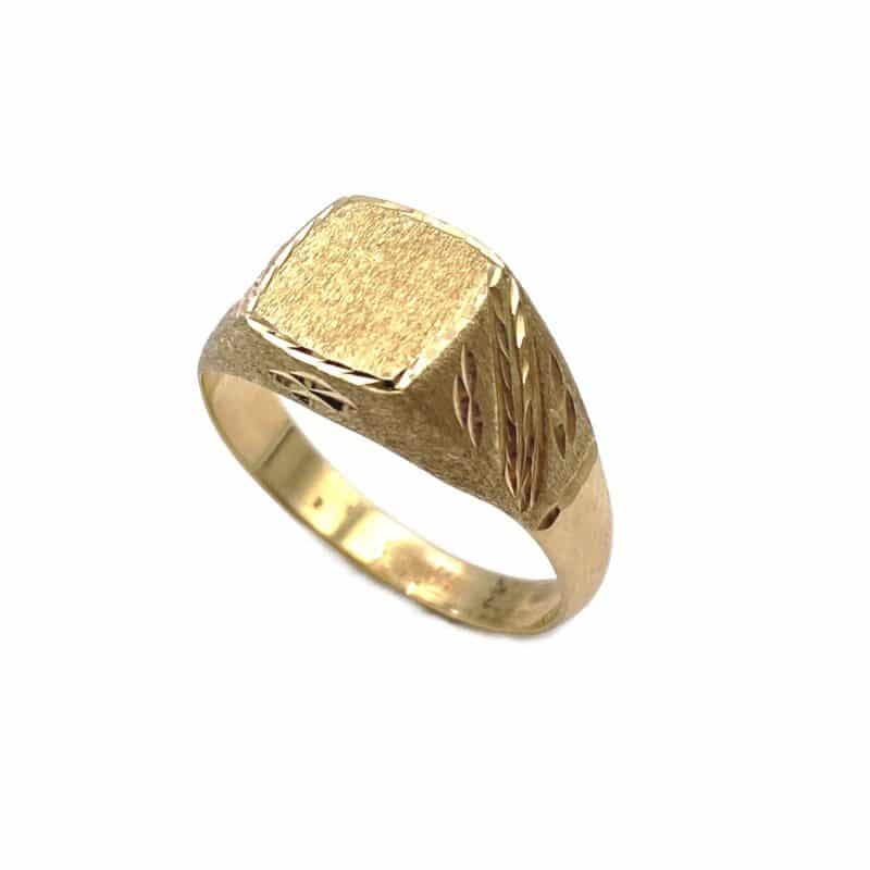 Sello de oro cuadrado caballero Joyería Juan Luis Larráyoz Pamplona anillo para chico sello de oro para hombre sortija tipo sello caballero comprar